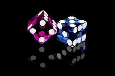 Side-by-side comparison of jawa88 app on Android and iOS showing identical game library and dealer interface